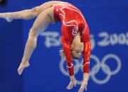 开云下载-绿茵双面镜，哈弗茨的觉醒与阿根廷的沉稳艺术