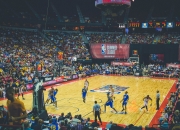 开云体育下载-赛道上的逆袭，拉塞尔高光表现，雷诺力克梅赛德斯