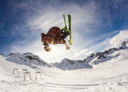 开云平台-统治圣西罗之夜，卡拉斯科闪耀，AC米兰完胜马赛