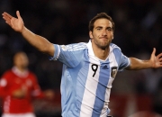 开云体育下载-新王加冕，ATP总决赛的声量如何碾压温网传统，辛纳点燃时代更迭的赛场