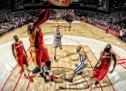 开云体育入口-欧战启示录，乌克兰铁骑碾压那不勒斯，卡瓦哈尔的统治性表演