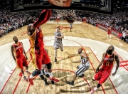 开云体育入口-欧战启示录，乌克兰铁骑碾压那不勒斯，卡瓦哈尔的统治性表演