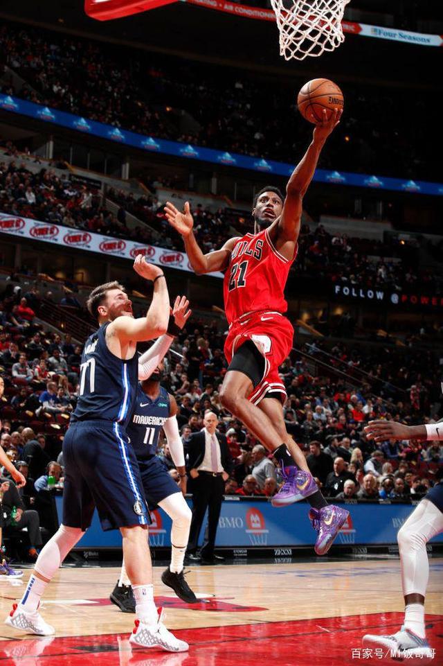 包含独行侠力克公牛,巴图姆送出助攻的词条 包含独行侠力克公牛,巴图姆送出助攻的词条