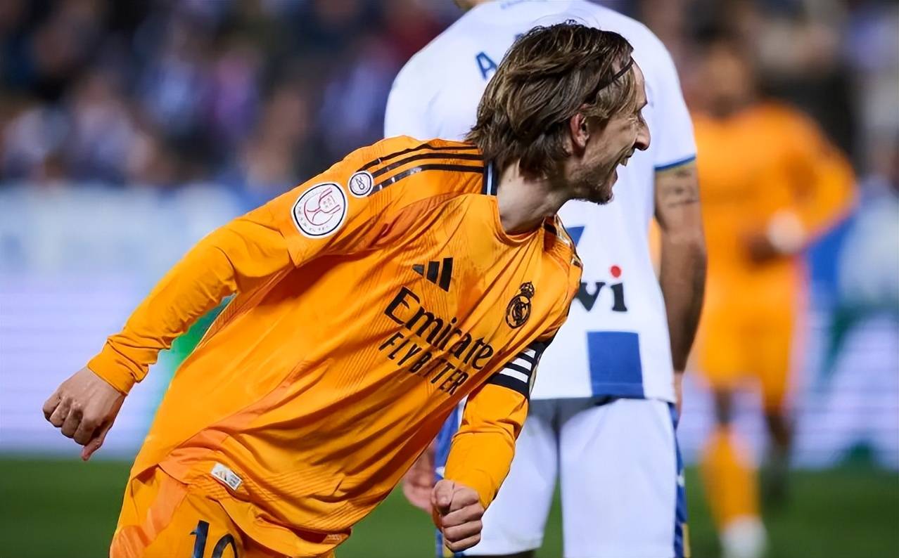 西班牙绝地反击美国,莫德里奇爆发神勇 西班牙绝地反击美国,莫德里奇爆发神勇