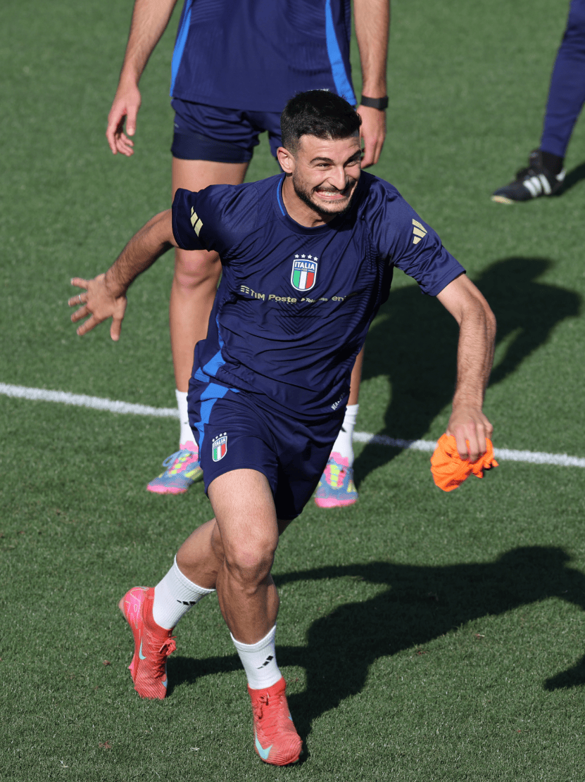 包含意大利豪取胜利,成功杀入欧预赛半决赛的词条 包含意大利豪取胜利,成功杀入欧预赛半决赛的词条