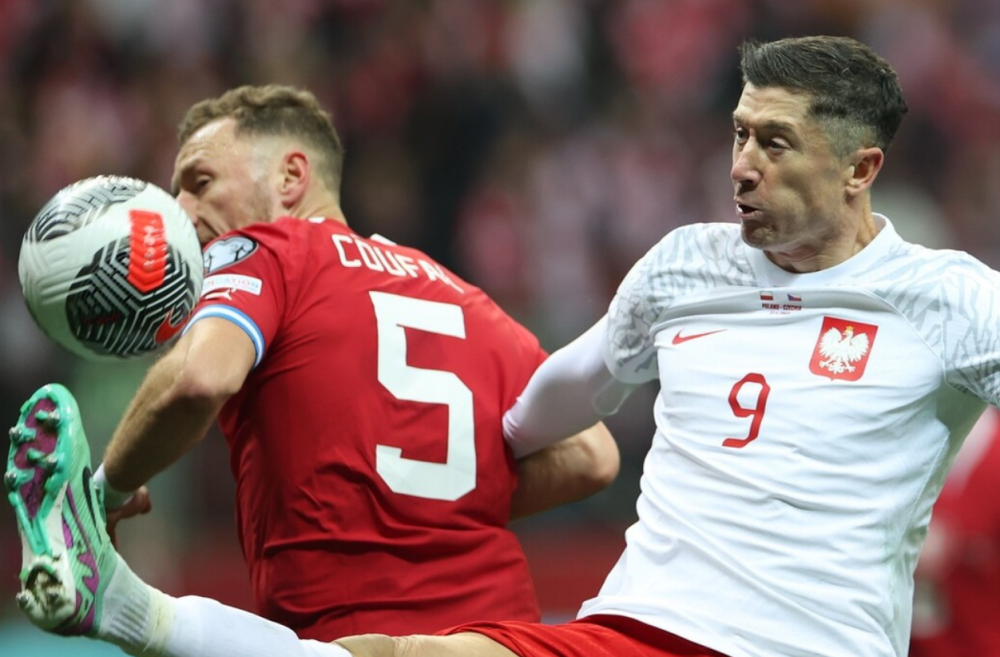 包含意大利豪取胜利,成功杀入欧预赛半决赛的词条 包含意大利豪取胜利,成功杀入欧预赛半决赛的词条