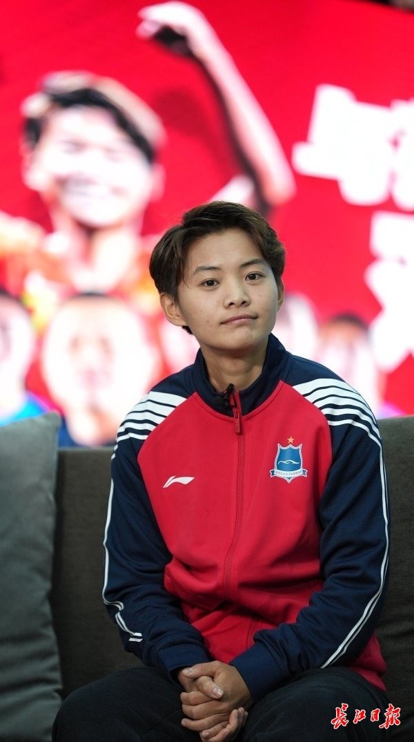 关于女足冠军姑娘饰演新奇幻电视剧的信息 关于女足冠军姑娘饰演新奇幻电视剧的信息