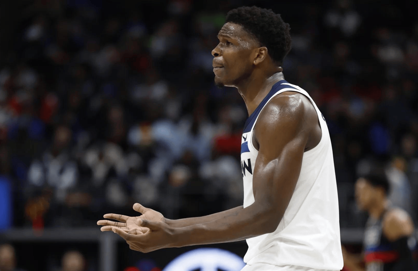 灰熊险胜浙江队，戈贝尔状态火热的简单介绍